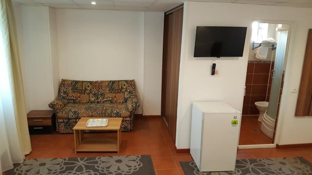Hotel Viva Ploieşti Kültér fotó